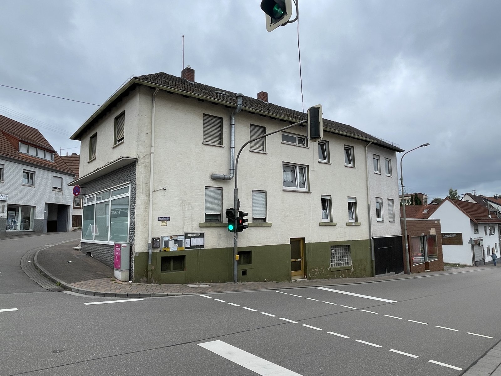 Voll vermietete Kapitalanlage in Lemberg - Mehrfamilienhaus mit Ladenlokal und Garagen Voll vermietete Kapitalanlage in Lemberg - Mehrfamilienhaus mit Ladenlokal und Garagen