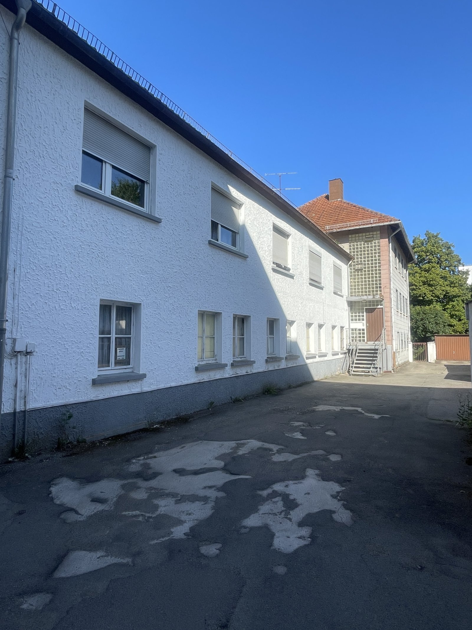 3 Eigentumswohnungen mit 6 Garagen Pirmasens-Kirchberg 3 Eigentumswohnungen mit 6 Garagen Pirmasens-Kirchberg