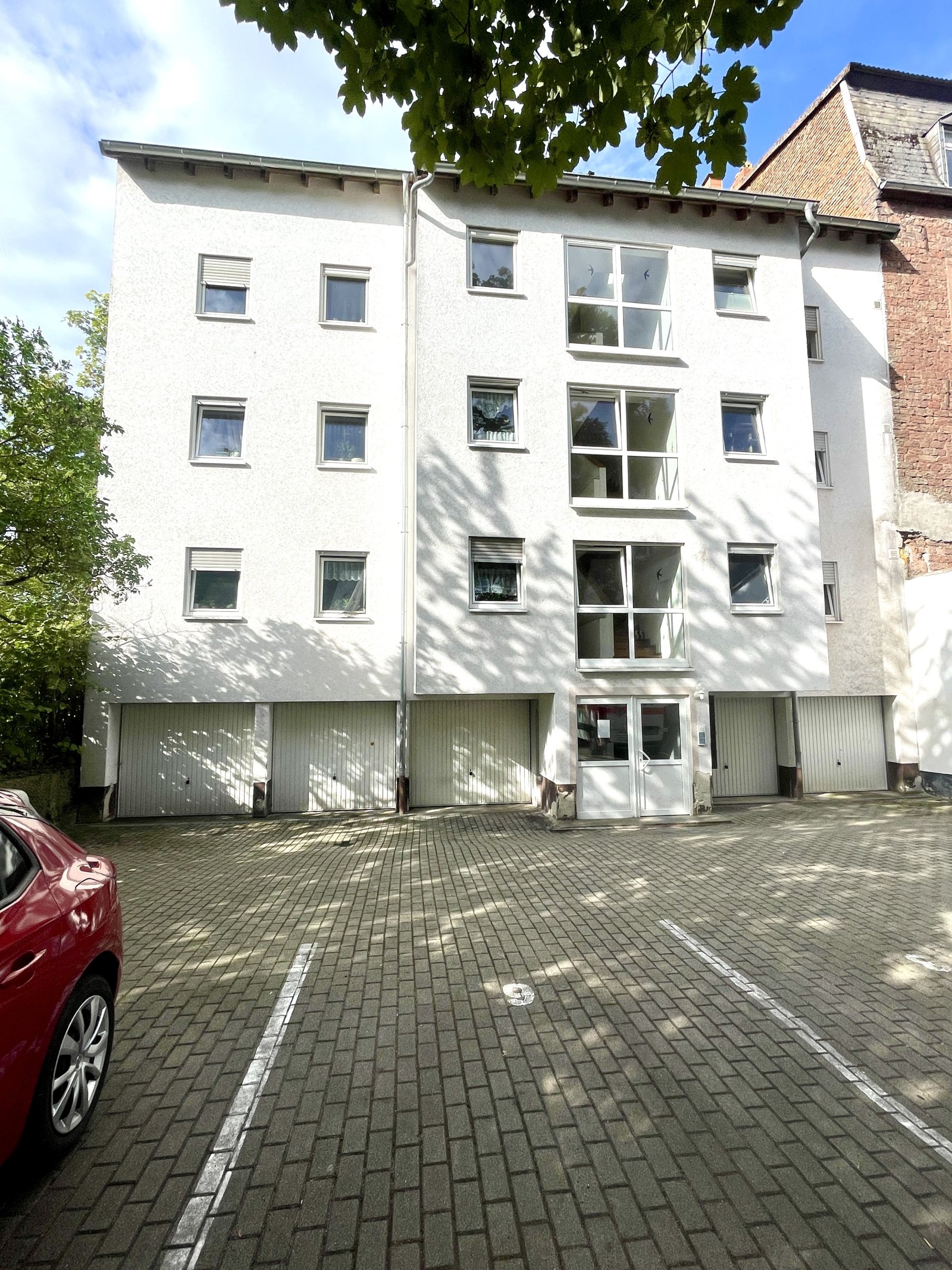 Gepflegte 3 Zimmer, Küche und Bad Wohnung mit Balkon nähe Bahnhof Gepflegte 3 Zimmer, Küche und Bad Wohnung mit Balkon nähe Bahnhof