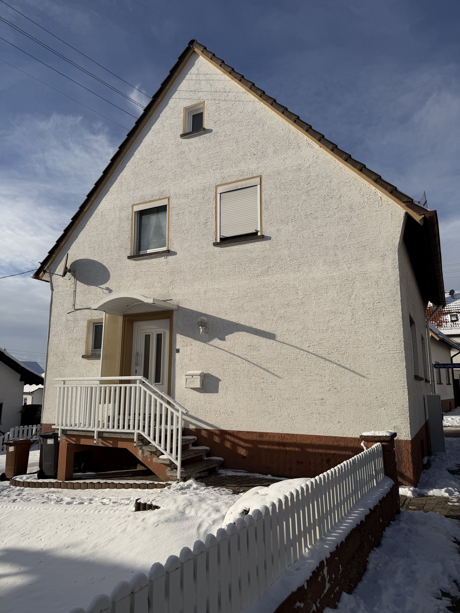Gepflegtes, freistehendes Ein-/Zweifamilienhaus in Fehrbach Gepflegtes, freistehendes Ein-/Zweifamilienhaus in Fehrbach