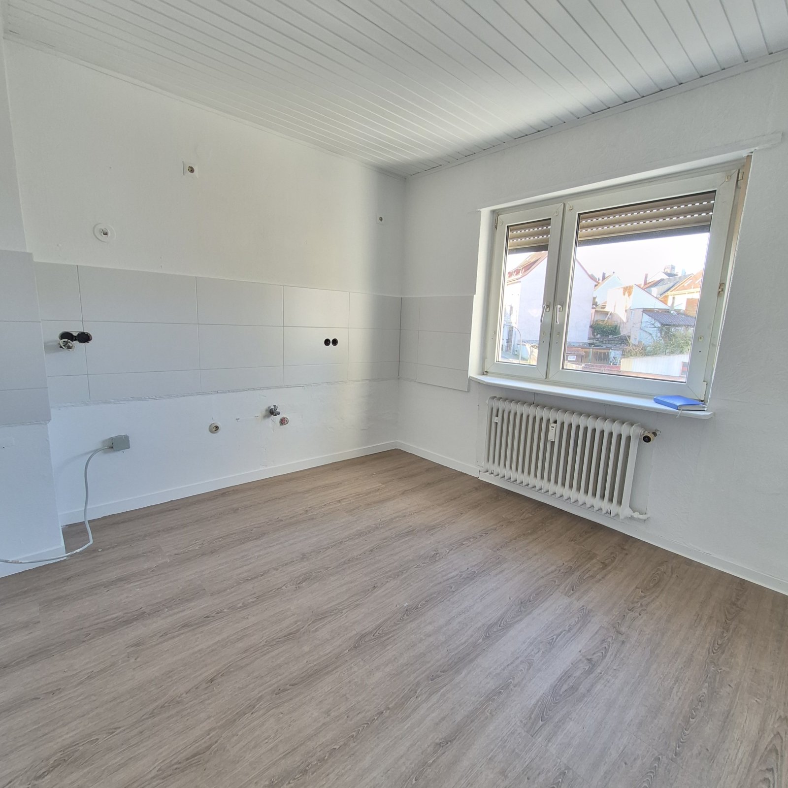 Helle 2 ZKB Wohnung mit Balkon in zentraler Lage Helle 2 ZKB Wohnung mit Balkon in zentraler Lage