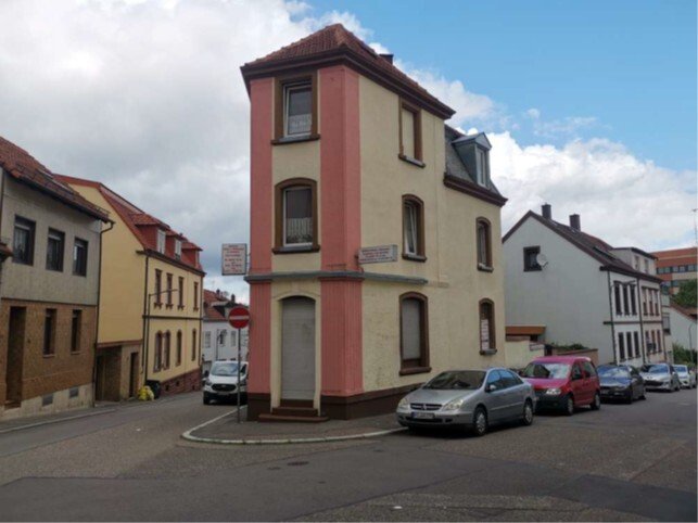 Sanierungspaket: 9 Interessante Wohneinheiten (2 MFH, 3 Reihenhäuser)in Pirmasens Sanierungspaket: 9 Interessante Wohneinheiten (2 MFH, 3 Reihenhäuser)in Pirmasens